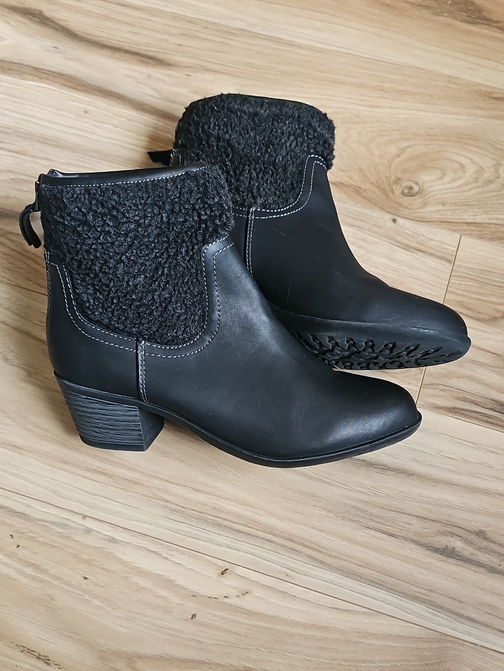 Sporto Black Ankle Booties with Sherpa Trim